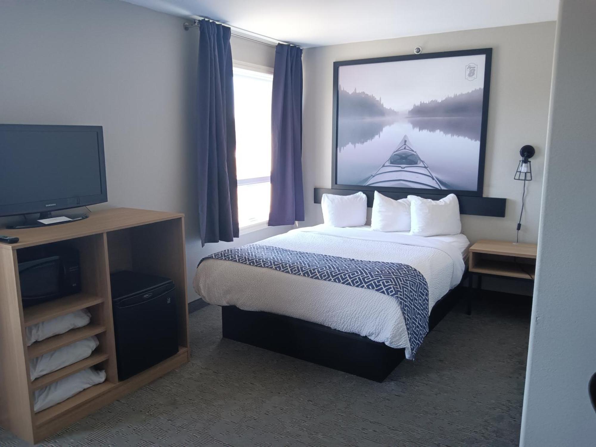 Super 8 By Wyndham St-jerome 3*