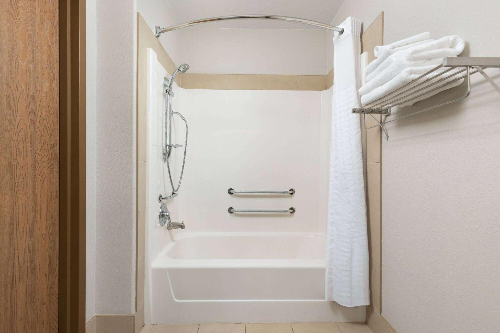 Super 8 By Wyndham St-jerome Hotel Saint-Jerome