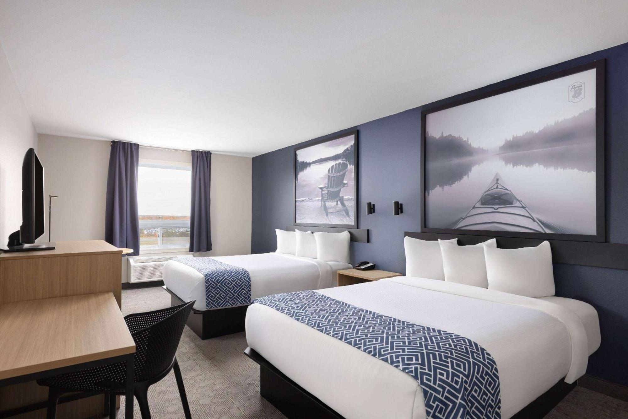 Super 8 By Wyndham St-jerome Hotel