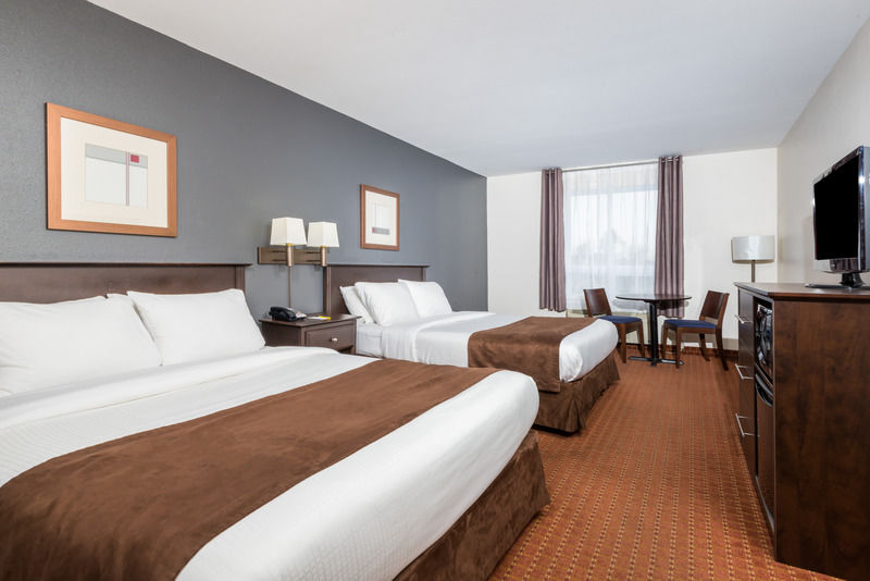 Hotel Super 8 By Wyndham St-jerome 3*