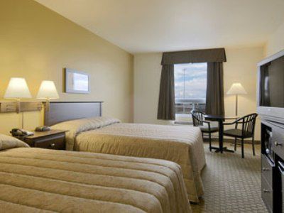 Super 8 By Wyndham St-jerome Hotel 3*